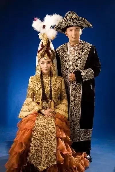 Qazaxıstan milli geyimi